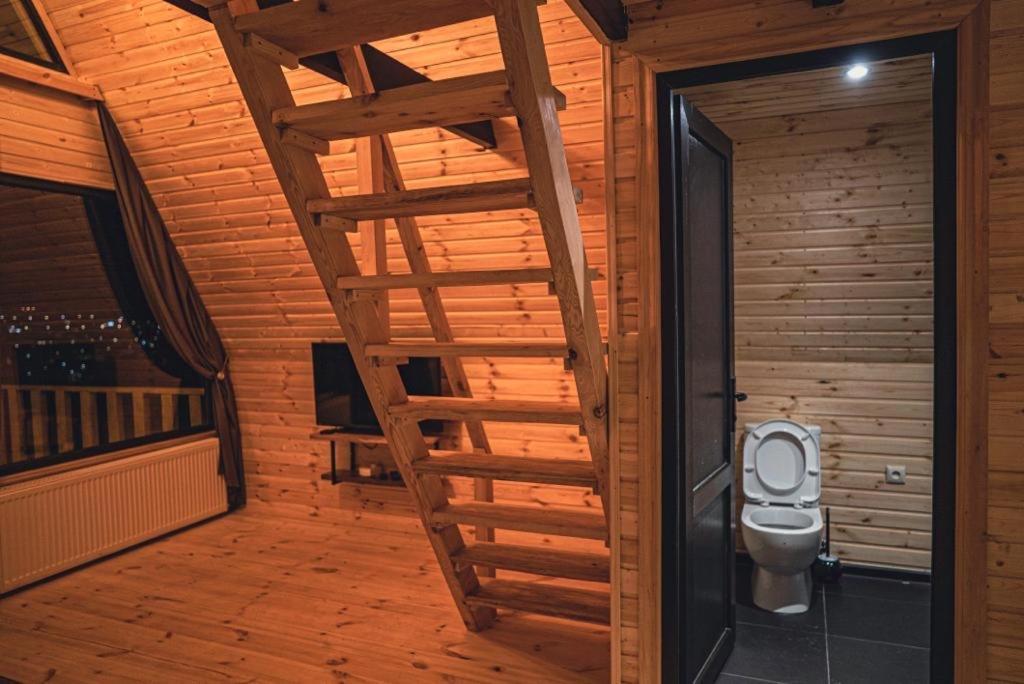 Villa Little Wood House Gergeti à Kazbegi Extérieur photo
