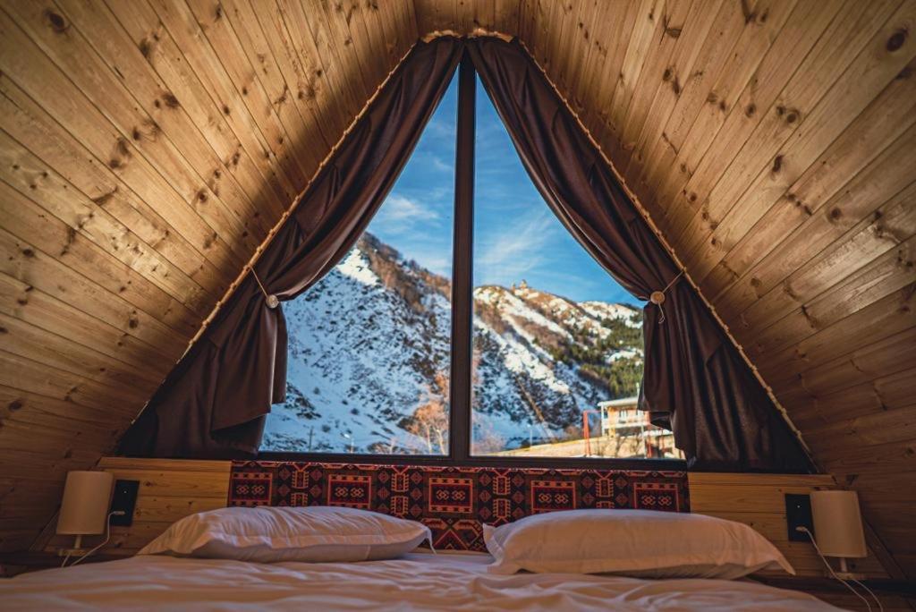 Villa Little Wood House Gergeti à Kazbegi Extérieur photo